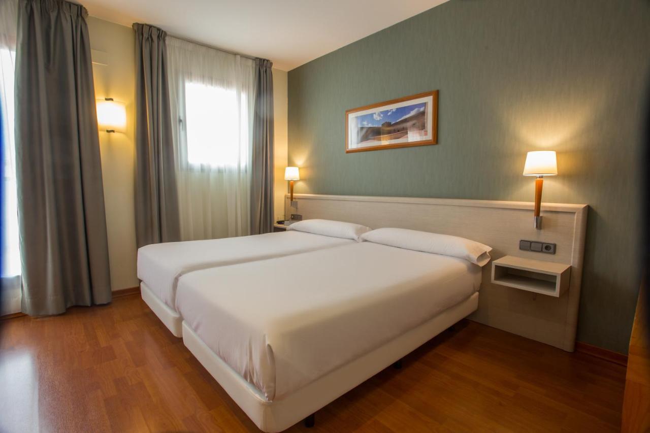 Hotel Checkin Valencia 3*